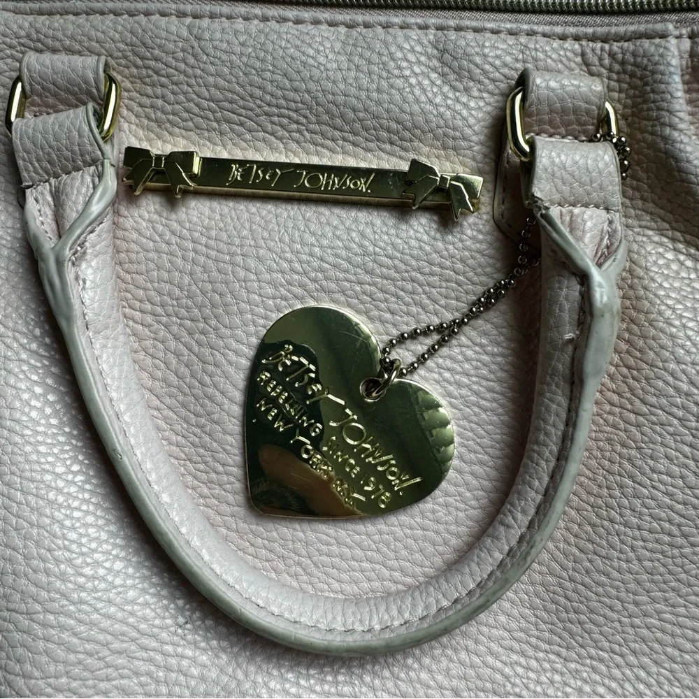 Betsey Johnson pink crossbody purse
